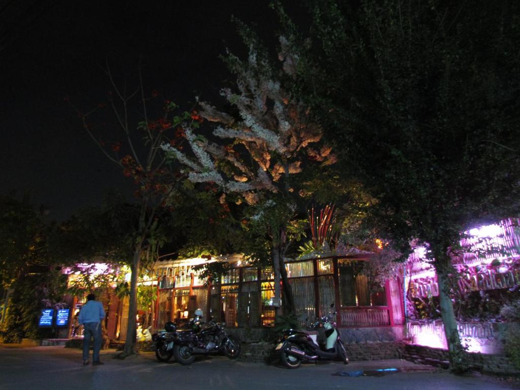 Santitham Guest House チエンマイ エクステリア 写真