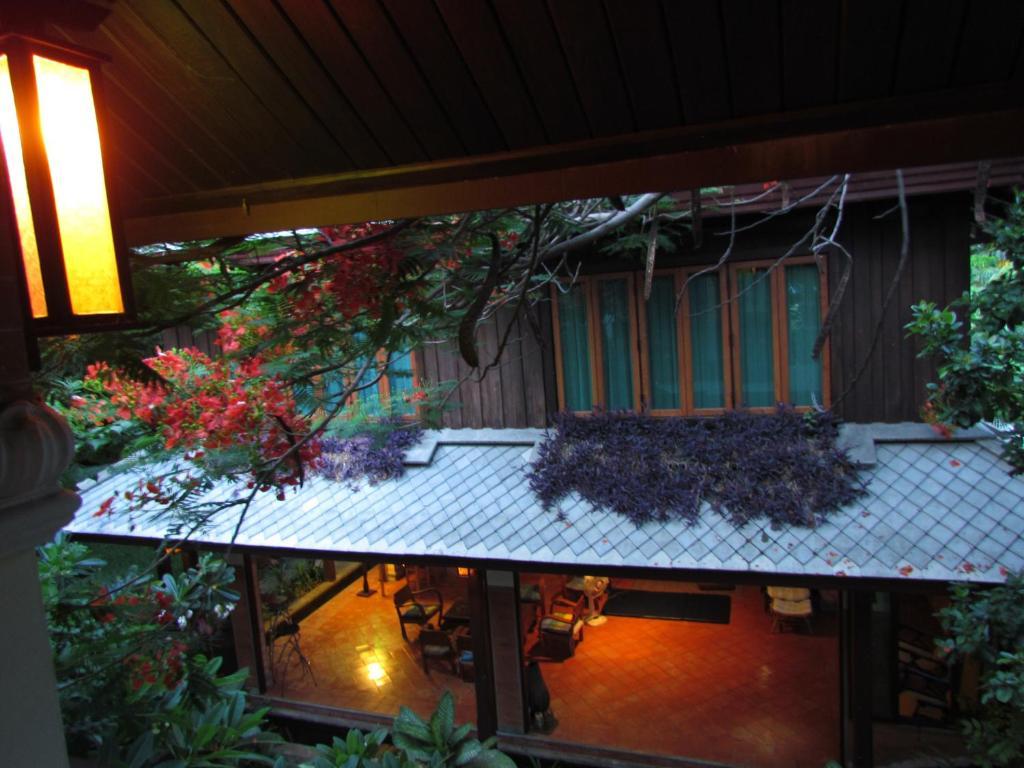 Santitham Guest House チエンマイ エクステリア 写真