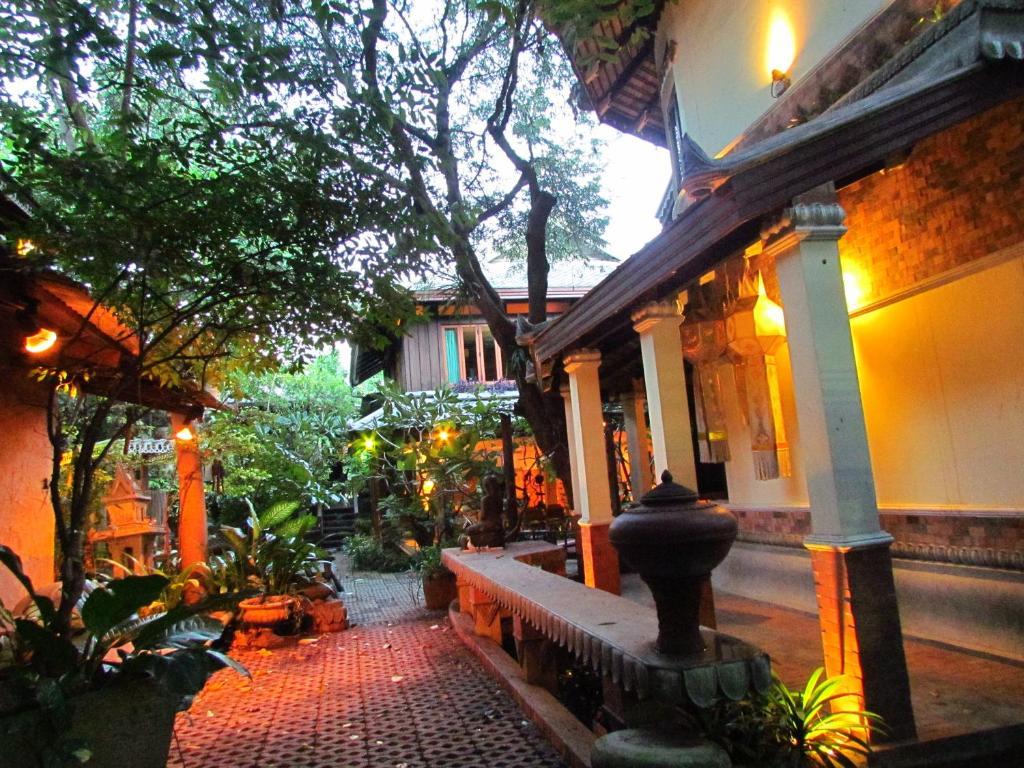 Santitham Guest House チエンマイ エクステリア 写真