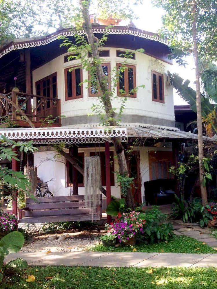 Santitham Guest House チエンマイ エクステリア 写真