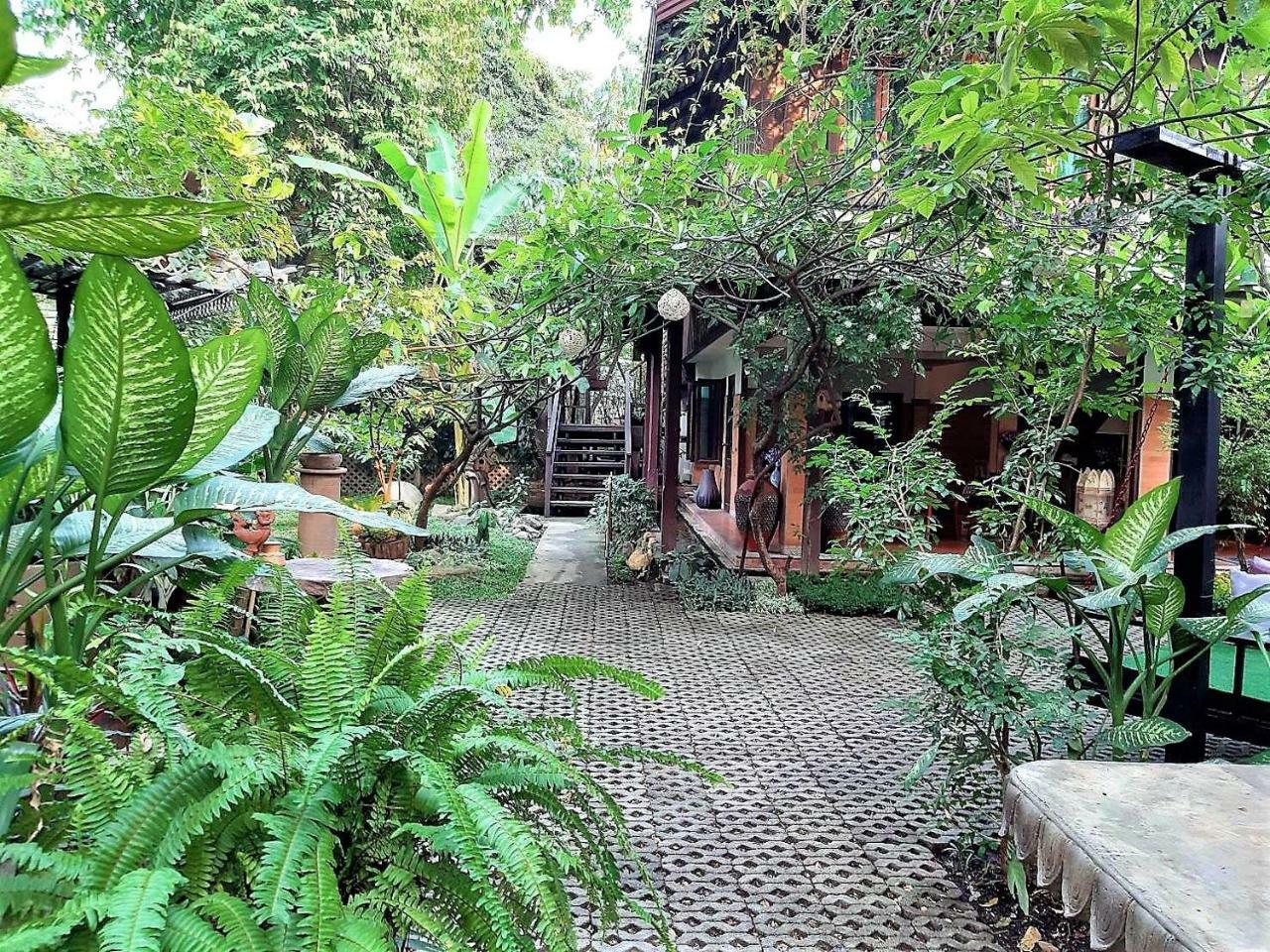 Santitham Guest House チエンマイ エクステリア 写真