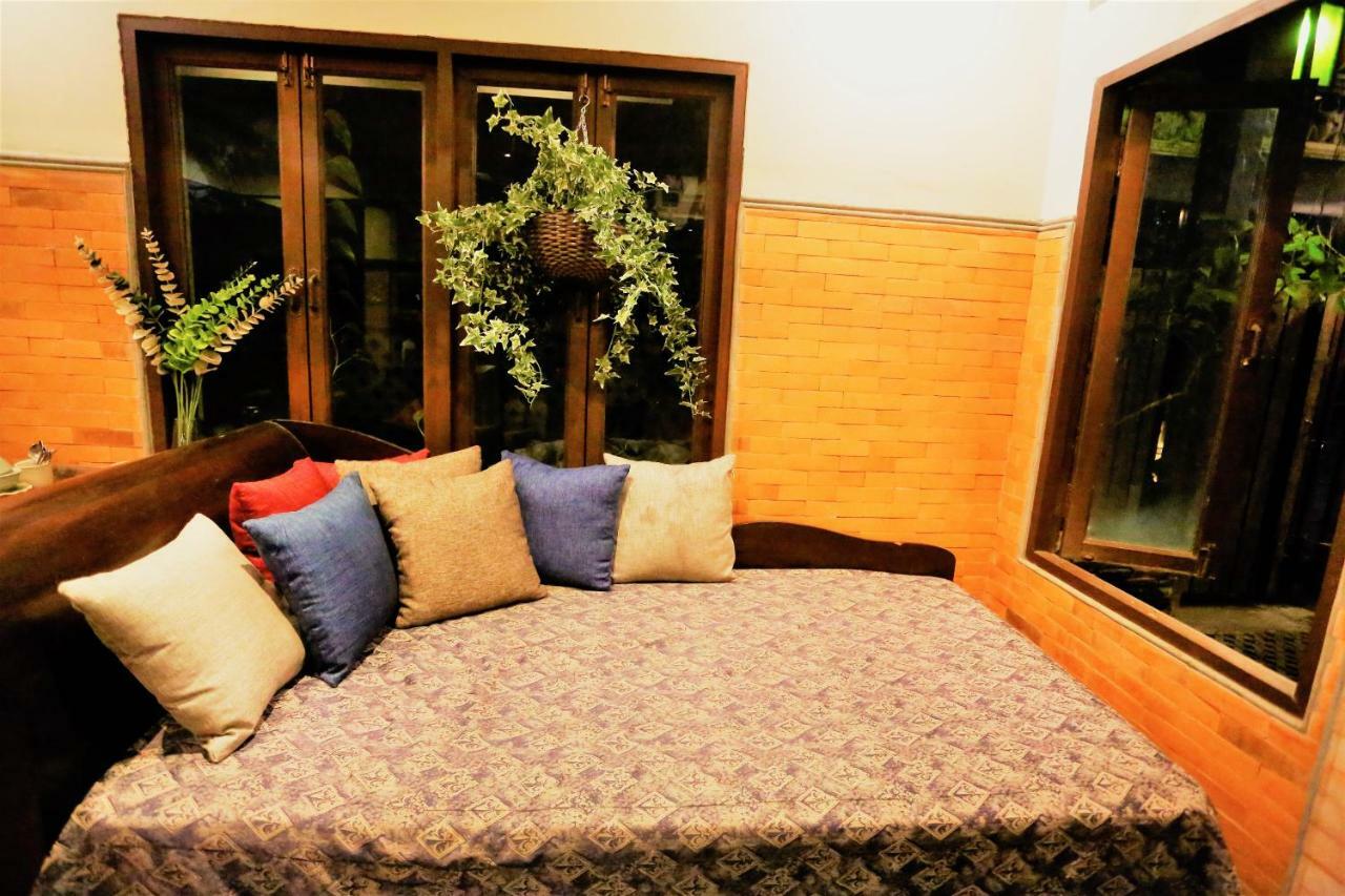 Santitham Guest House チエンマイ エクステリア 写真