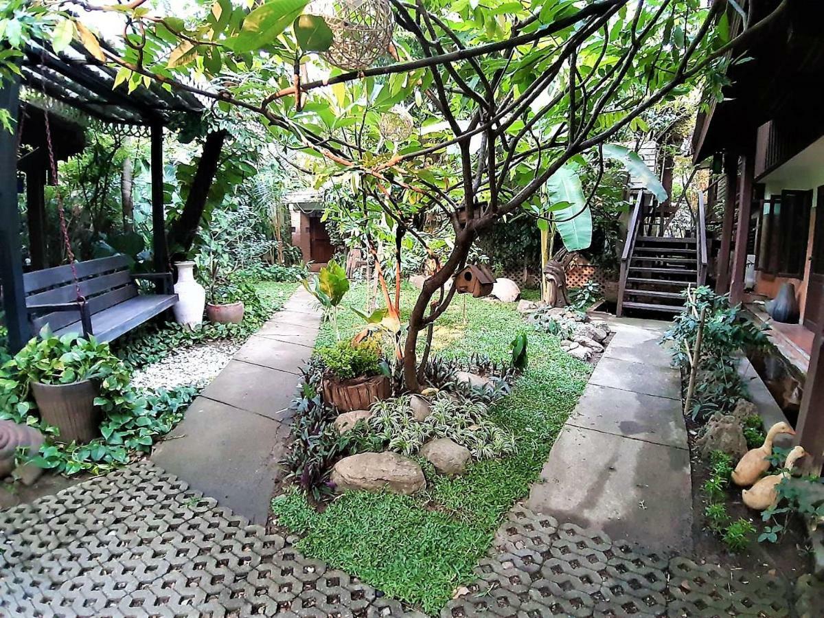 Santitham Guest House チエンマイ エクステリア 写真